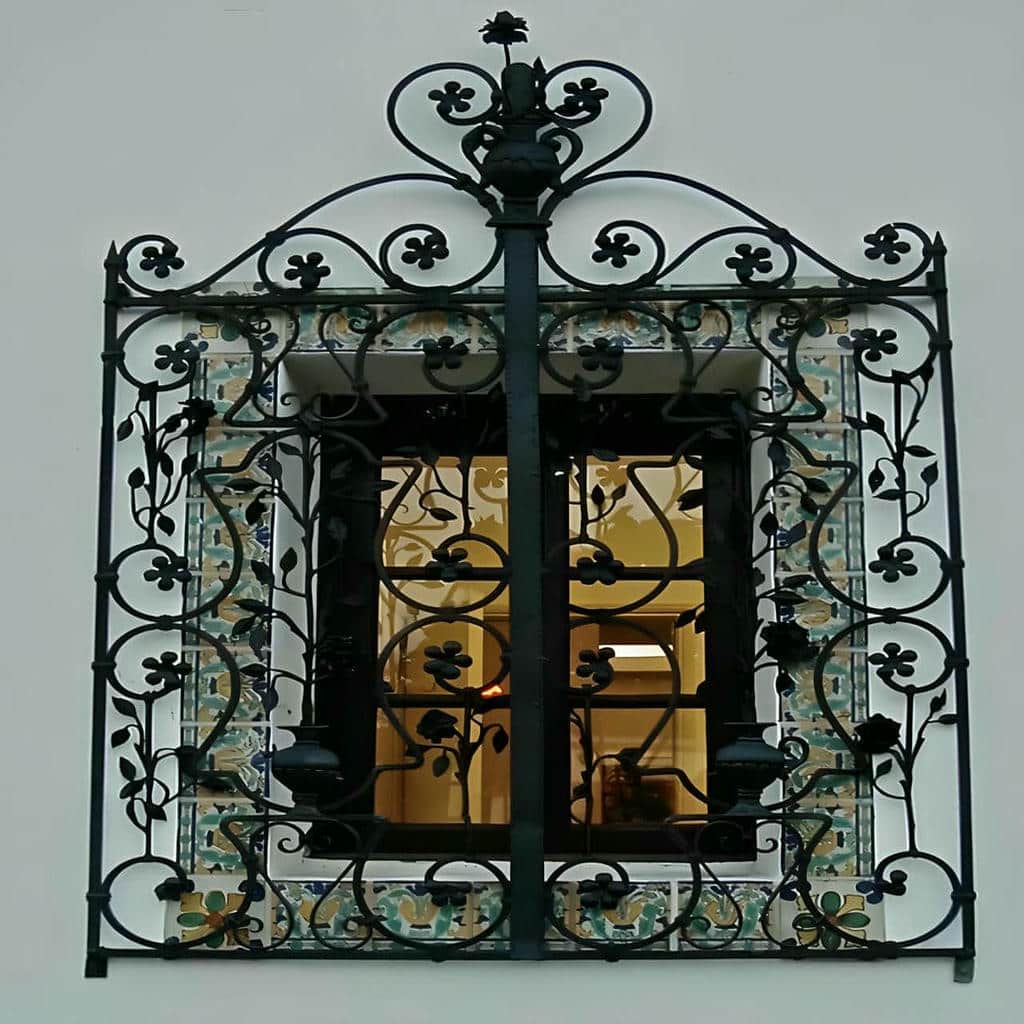 نصب حفاظ پنجره فرفورژه در قزوین