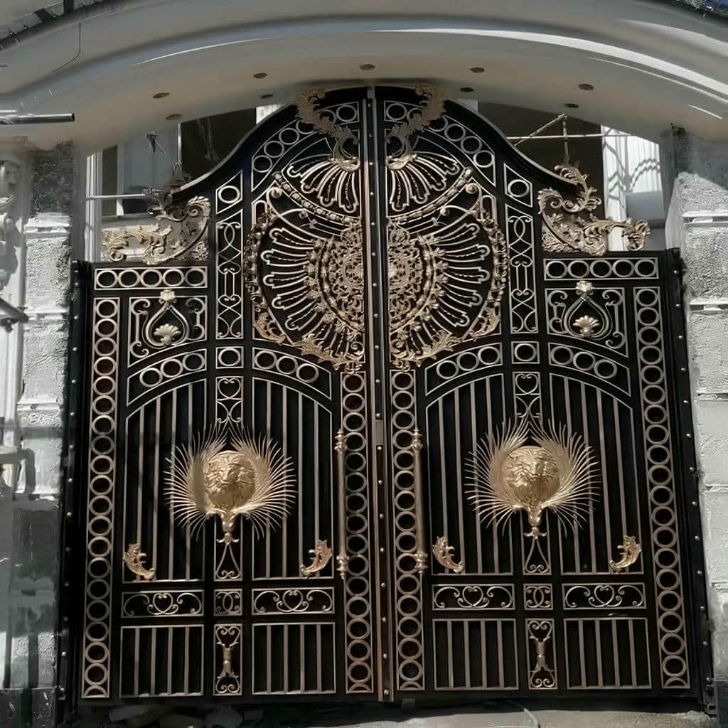 درب حیاط در رفسنجان