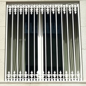 حفاظ پنجره ویلایی قندیل دار