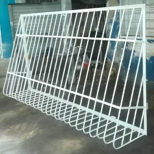 حفاظ پنجره سبدی ارکیده با بخش پایینی منحنی و جاگلدانی