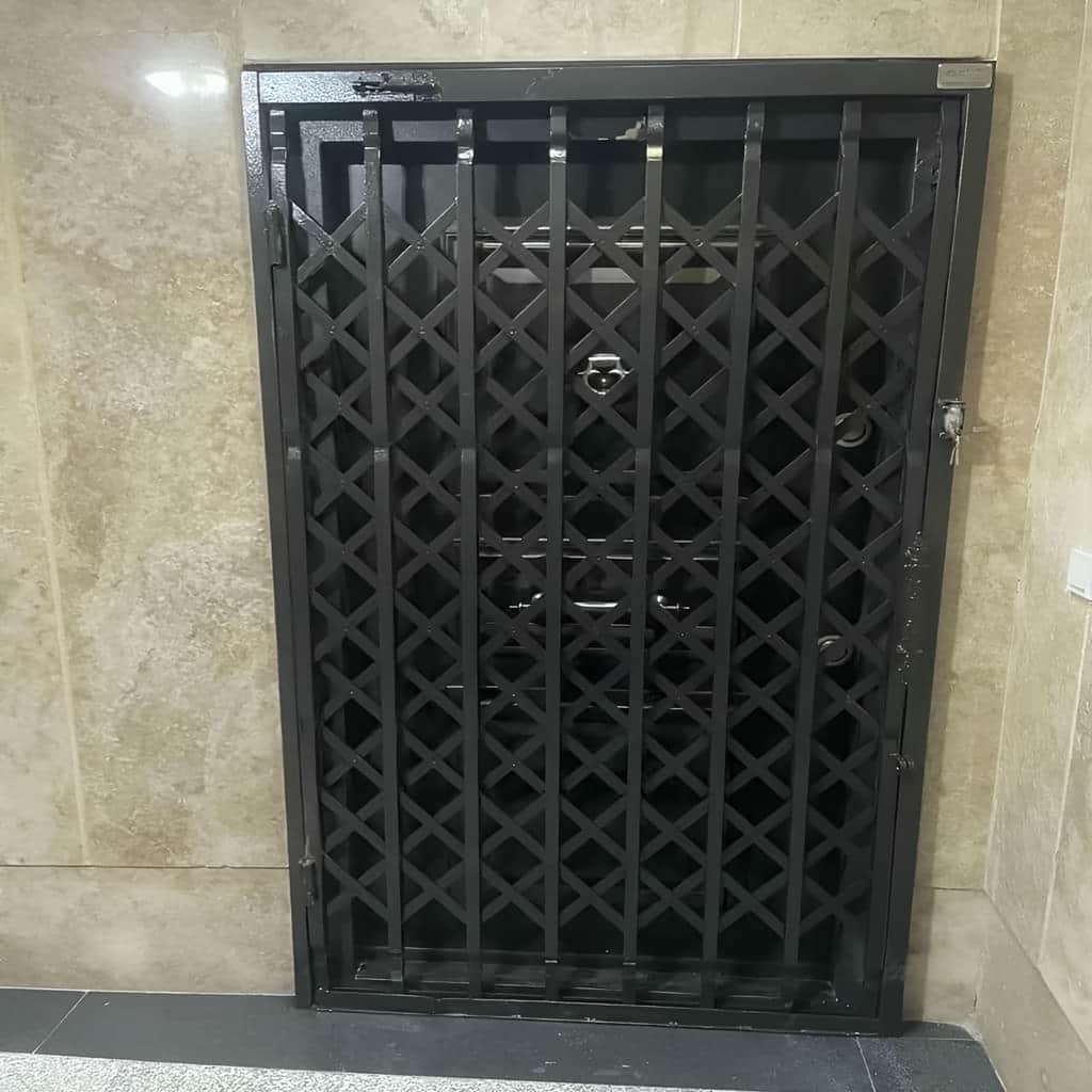 محافظ آکاردئونی با قفل پنهان و بدنه متراکم
