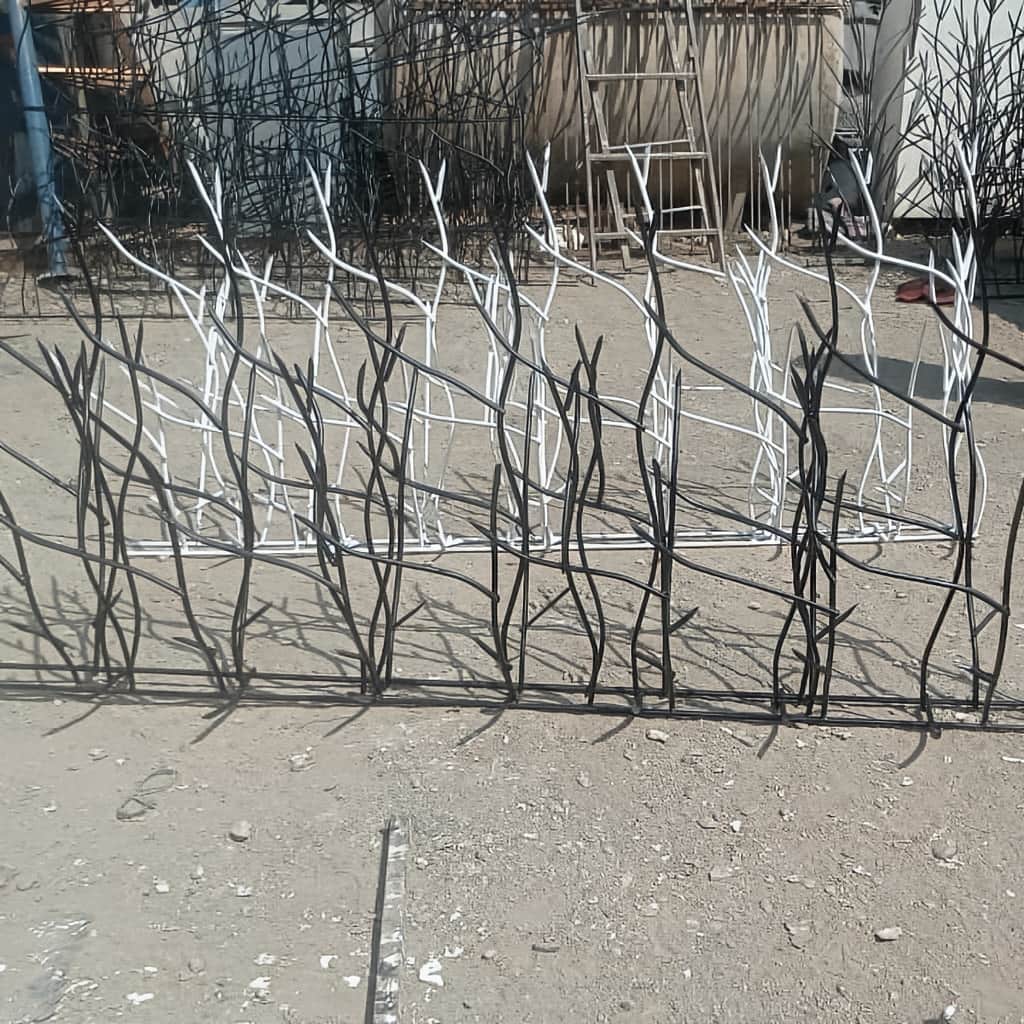 اتصال حفاظ شاخ گوزنی با رنگ کوره ای روی سطح فلز