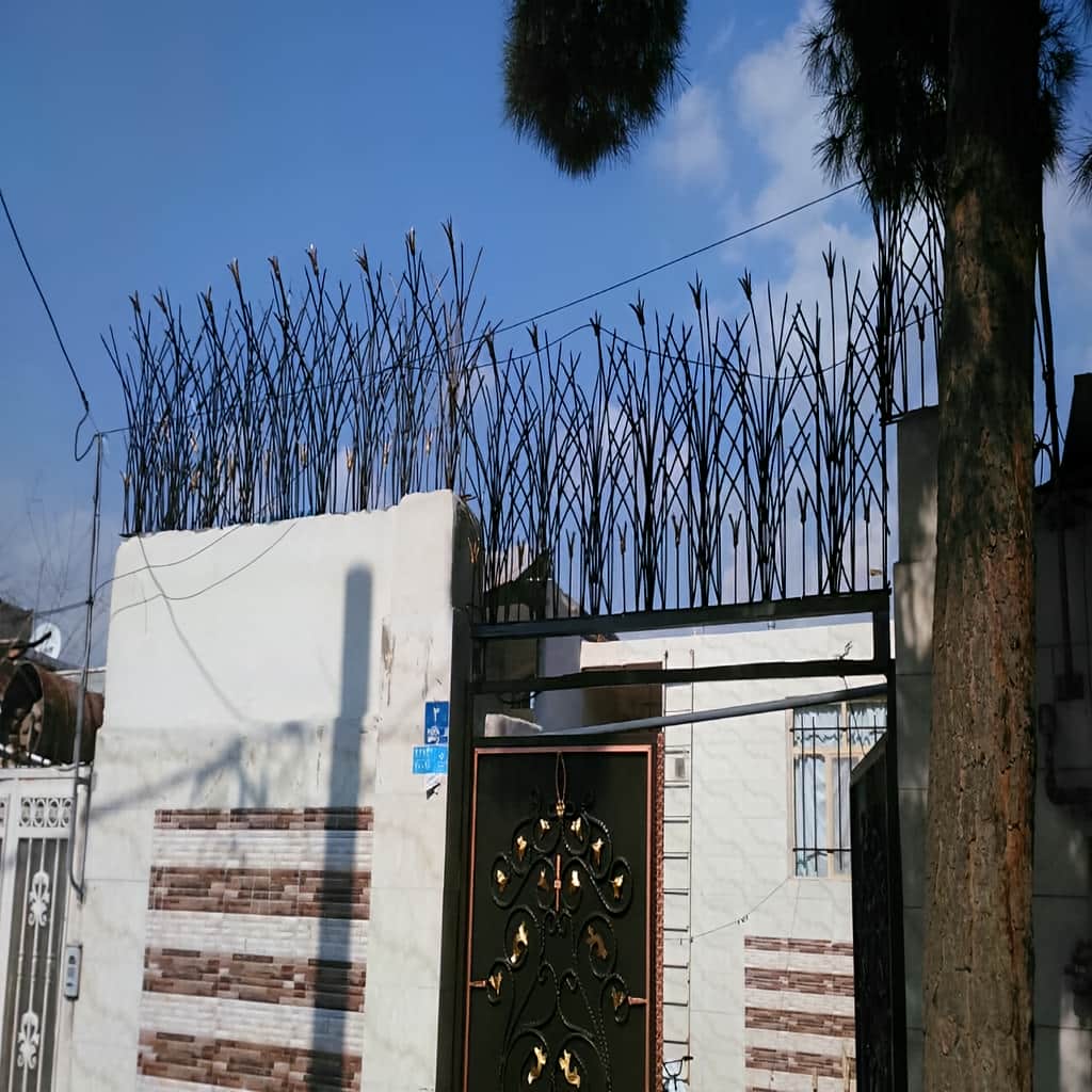 حفاظ غنچه ای در رنگ سفید
