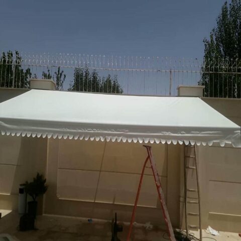 سایبان برقی حیاط با طراحی جمع شونده سایبان برقی جمع شونده برای حیاط