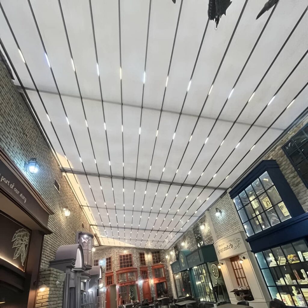 نصب سقف برقی متحرک با آب بندی دقیق