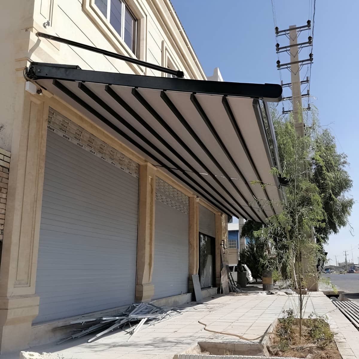 سقف متحرک برقی با ریموت کنترل کاربردی