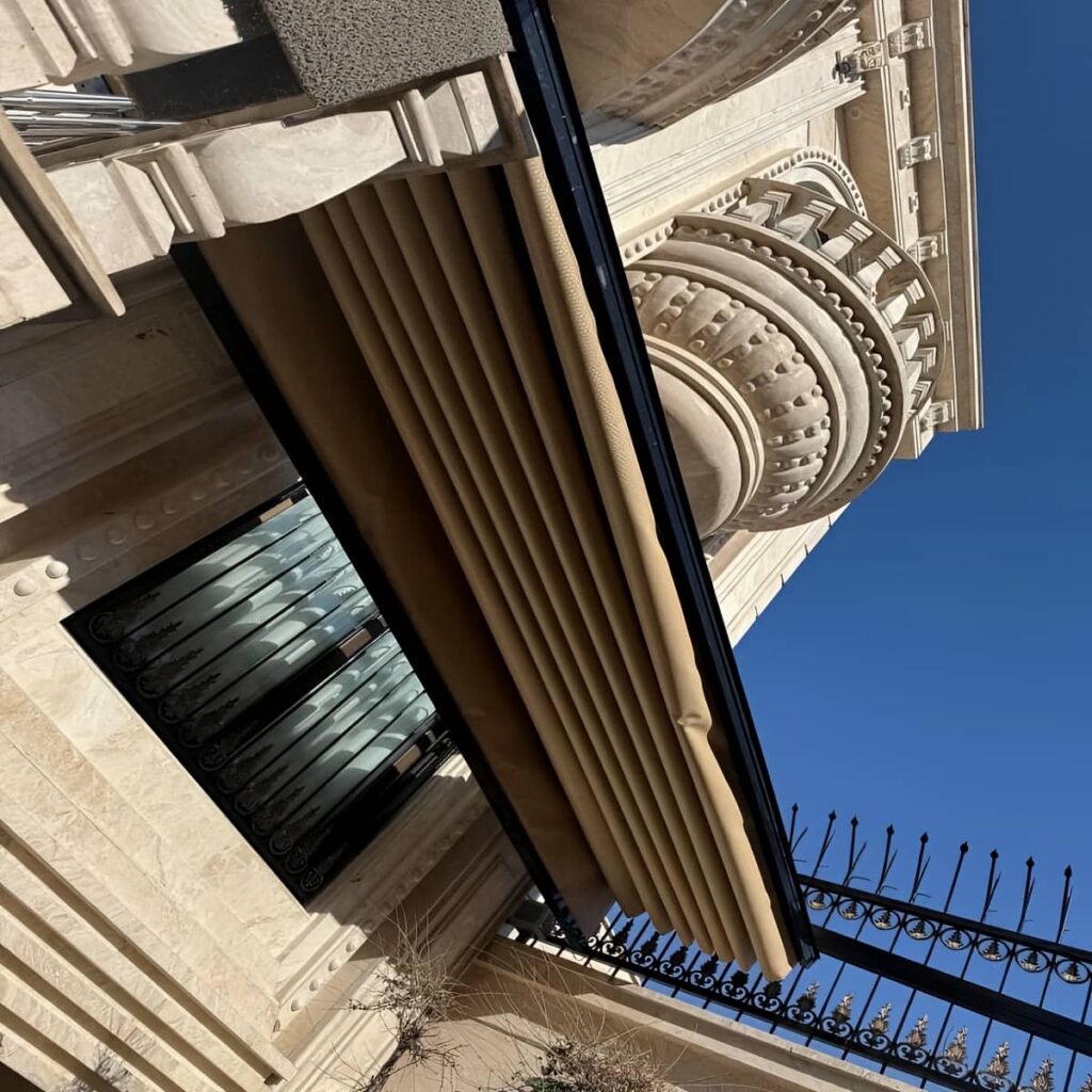 ساخت سقف برقی پرگولا با سازه مقاوم