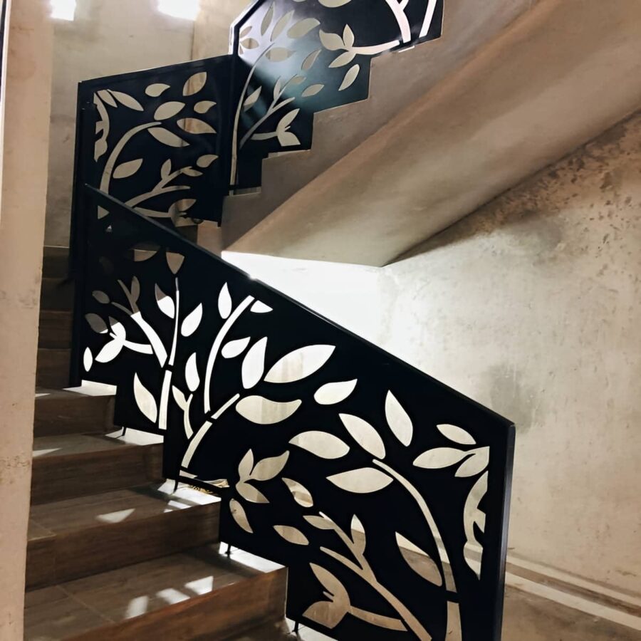 نرده سی ان سی راه پله مدرن