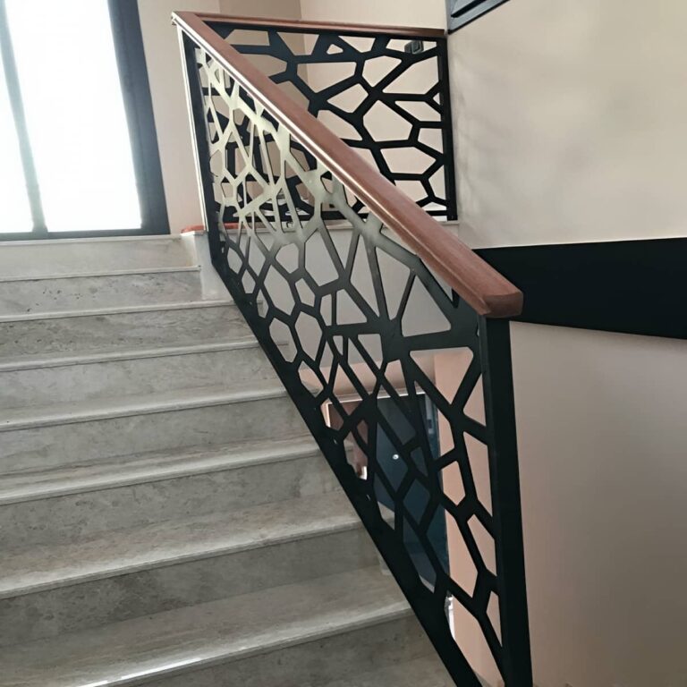 نرده فلزی سی ان سی دکوراتیو