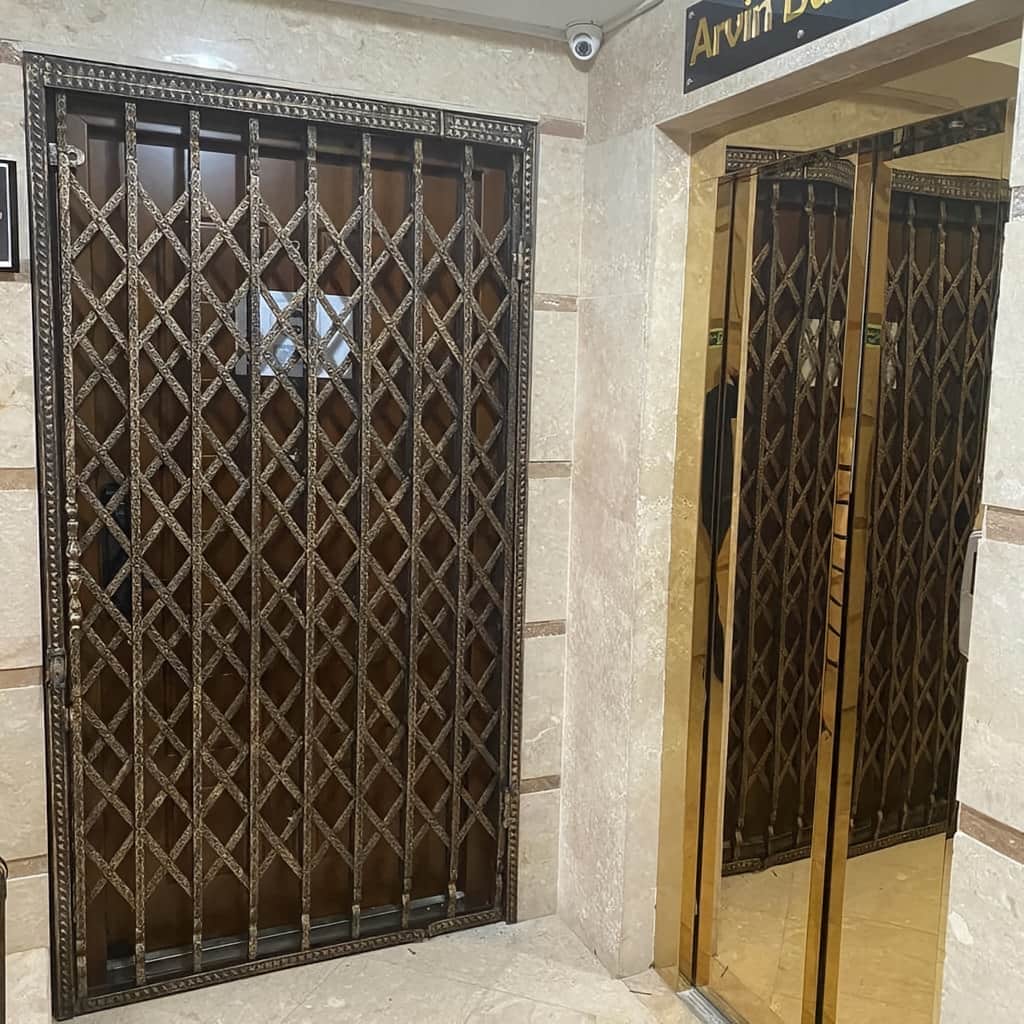 نصب درب آکاردئونی پنج گل دوبل با ریل تراز