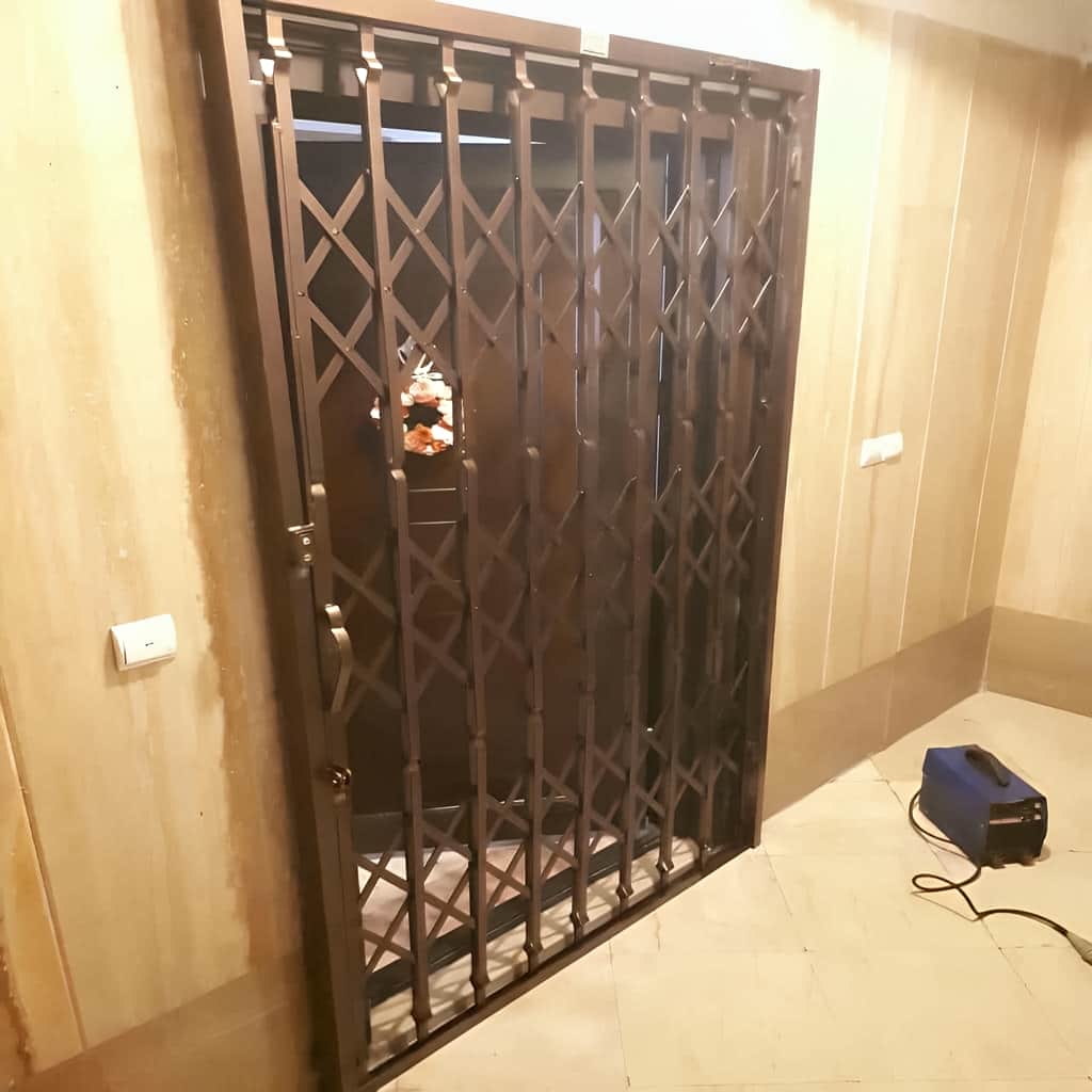 خرید درب آکاردئونی سه گل تسمه با انتخاب تراکم مناسب