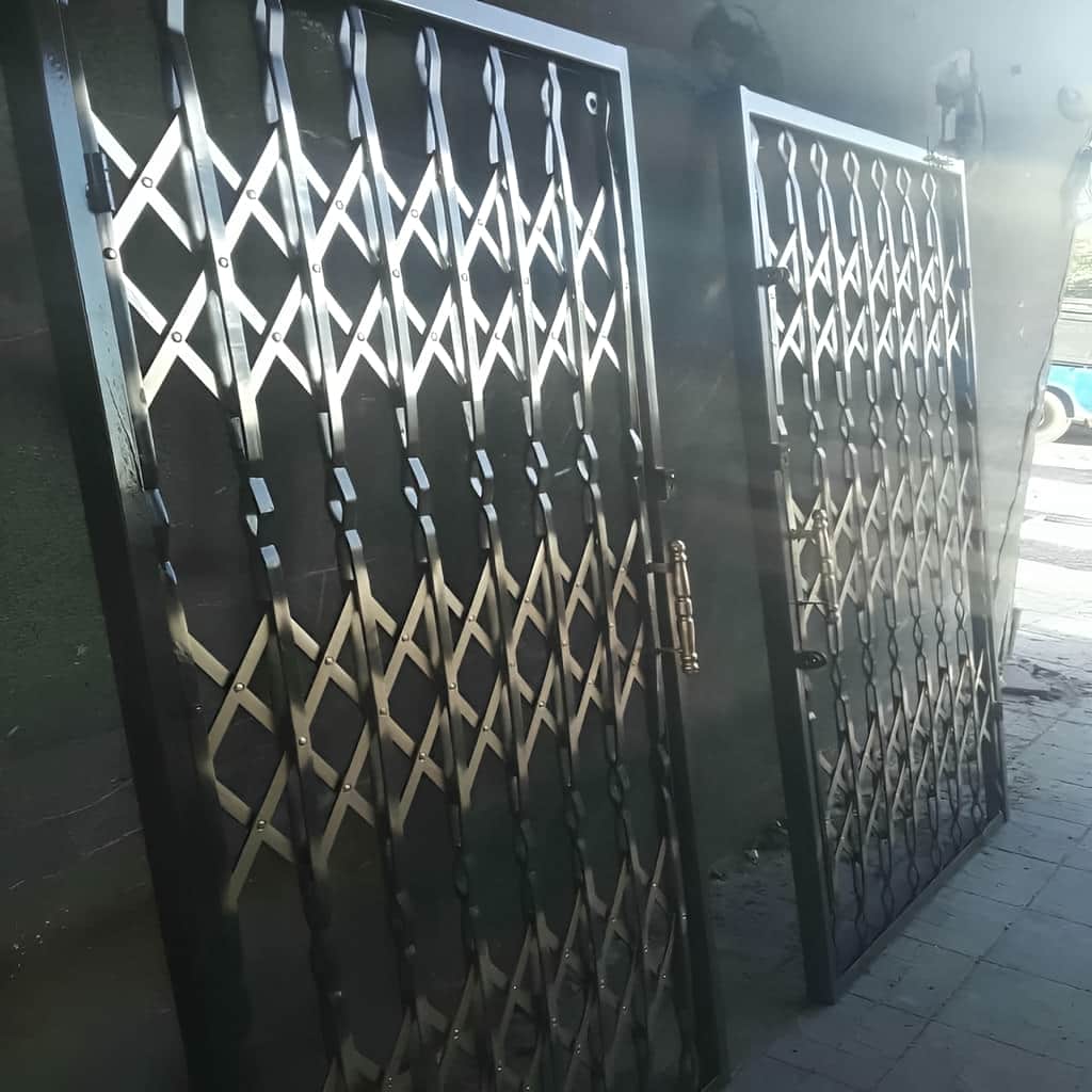 نصب حفاظ آکاردئونی آهنی سه لوزی با ریل تراز