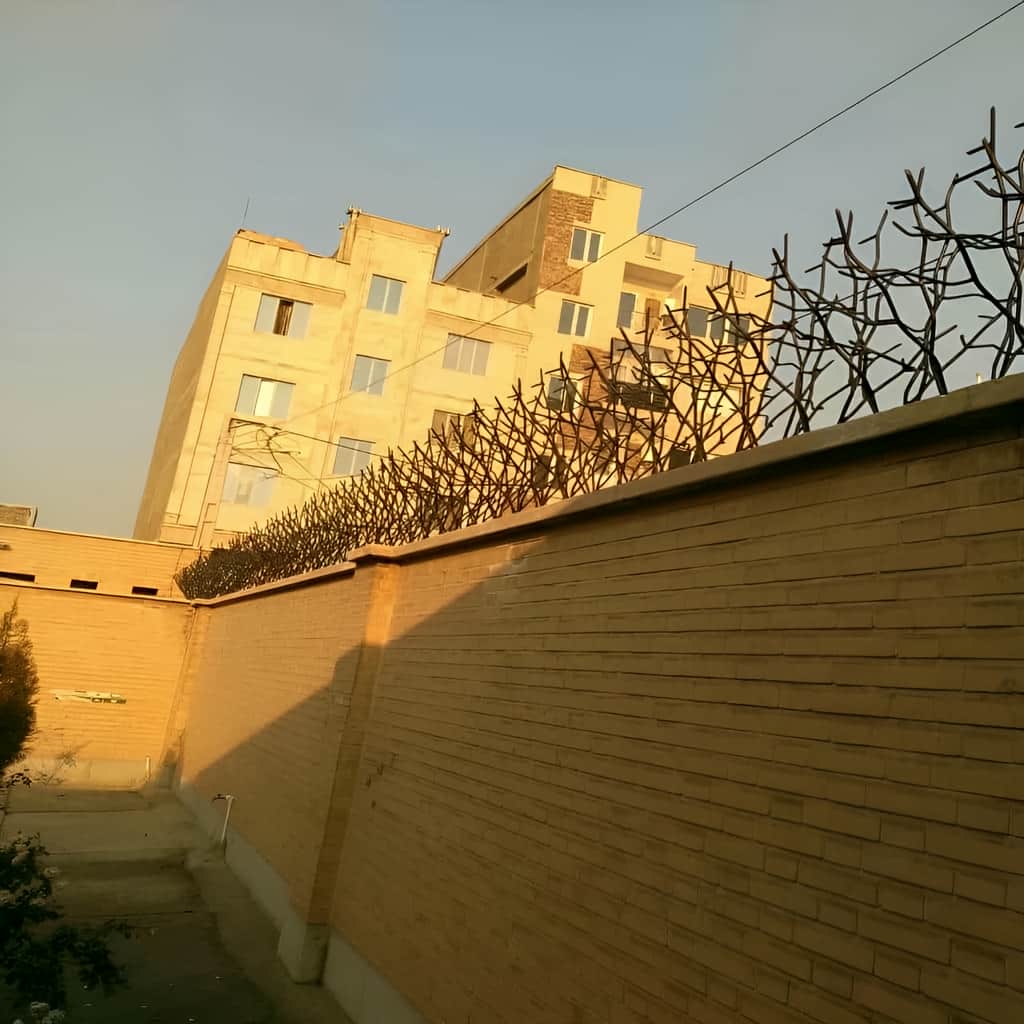 خرید حفاظ دیوار پرتراکم خمکاری شده