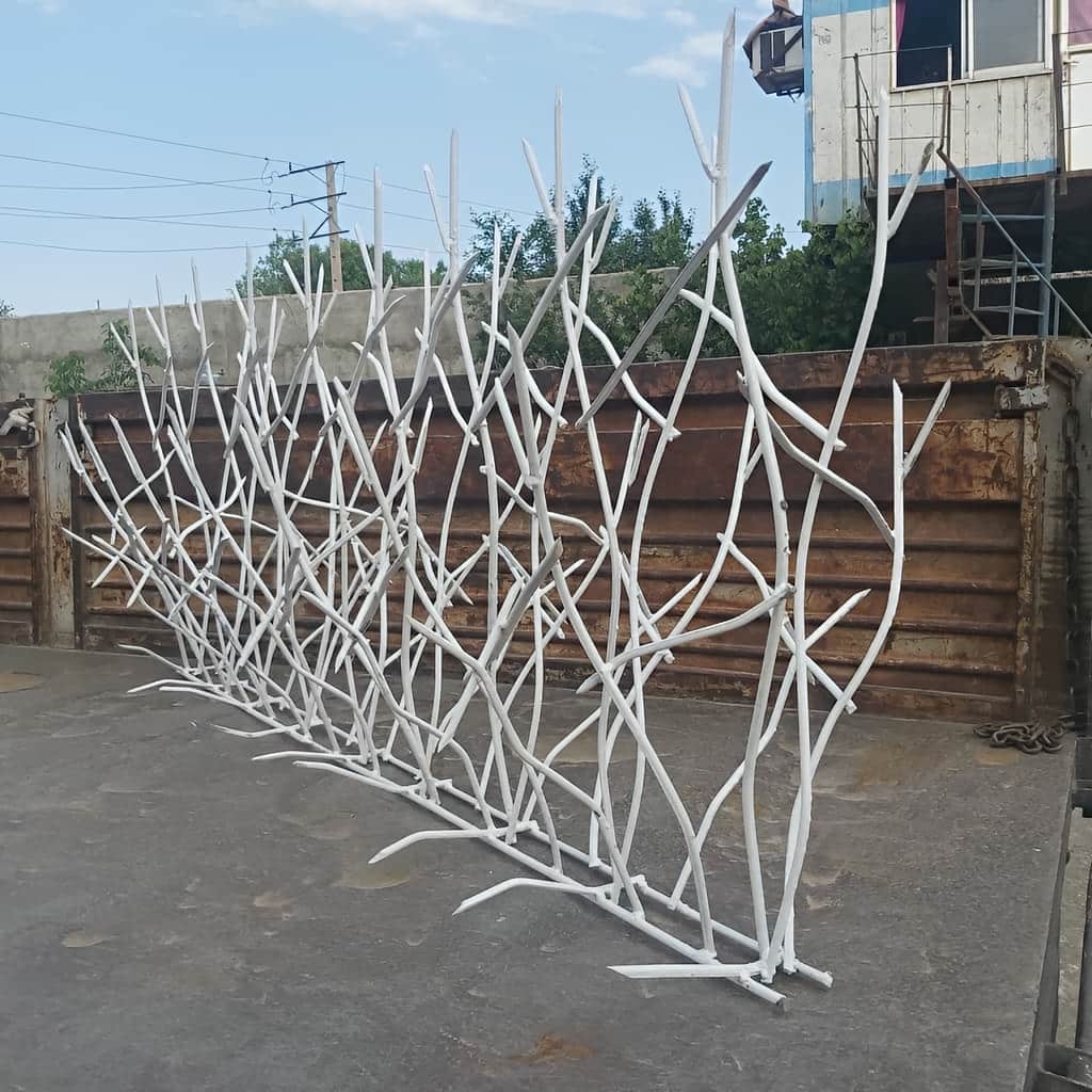 مقایسه مدل‌های پرتراکم حفاظ دیوار کوتاه حیاط