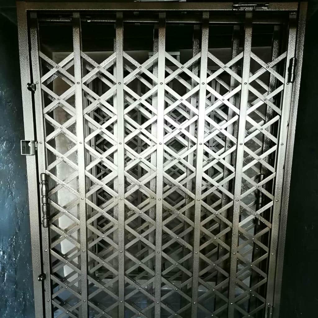 خرید درب آکاردئونی طلایی سلطنتی با انتخاب مدل متعادل