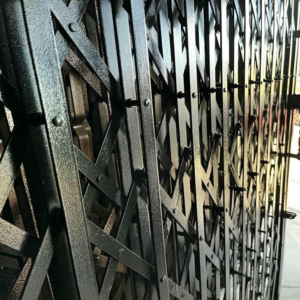 ساخت درب حفاظ فلزی ورودی واحد با پروفیل مقاوم ساخت درب حفاظ فلزی ورودی واحد با پروفیل مقاوم