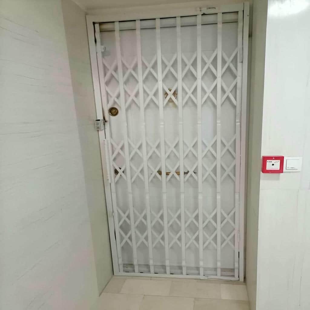 اجرای حفاظ آکاردئونی کم جا راهرو با شبکه روان اجرای حفاظ آکاردئونی کم جا راهرو با شبکه روان