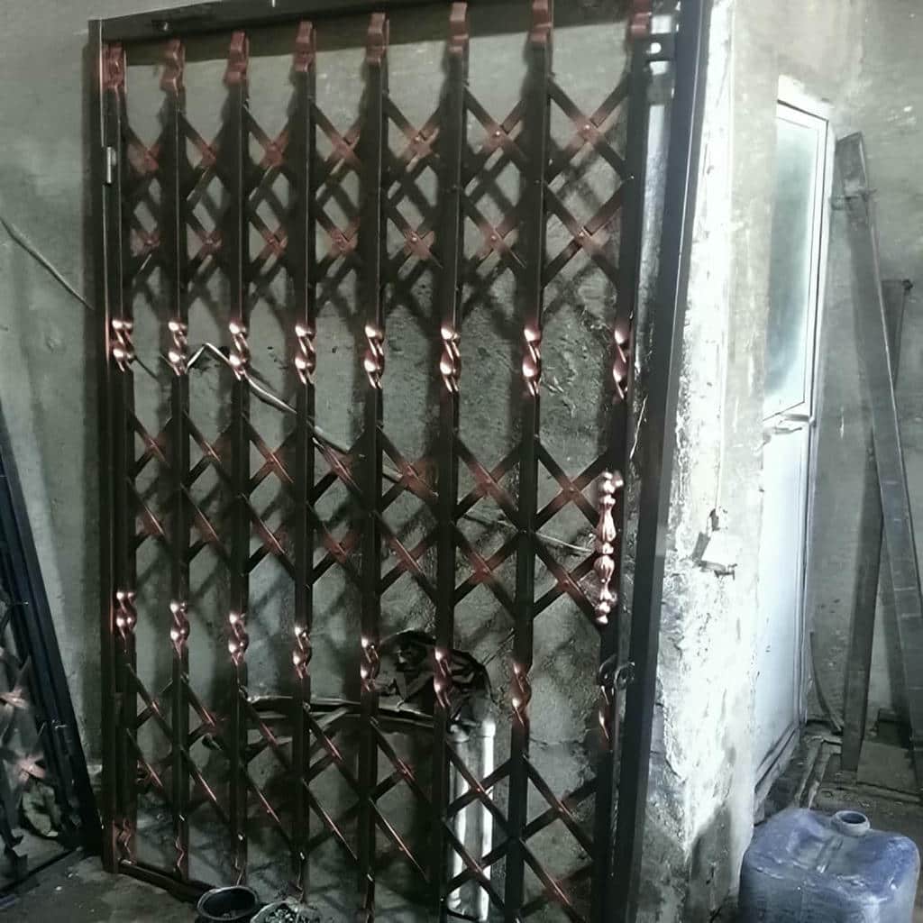 اجرای حفاظ آکاردئونی لوزی تسمه پهن با شبکه منظم