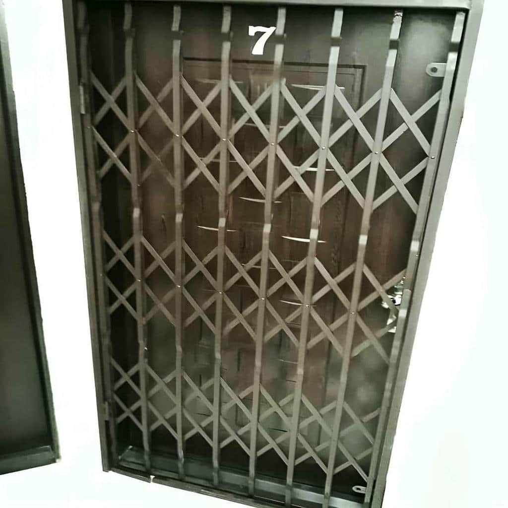 12 مدل درب آکاردئونی سلطنتی گل دار