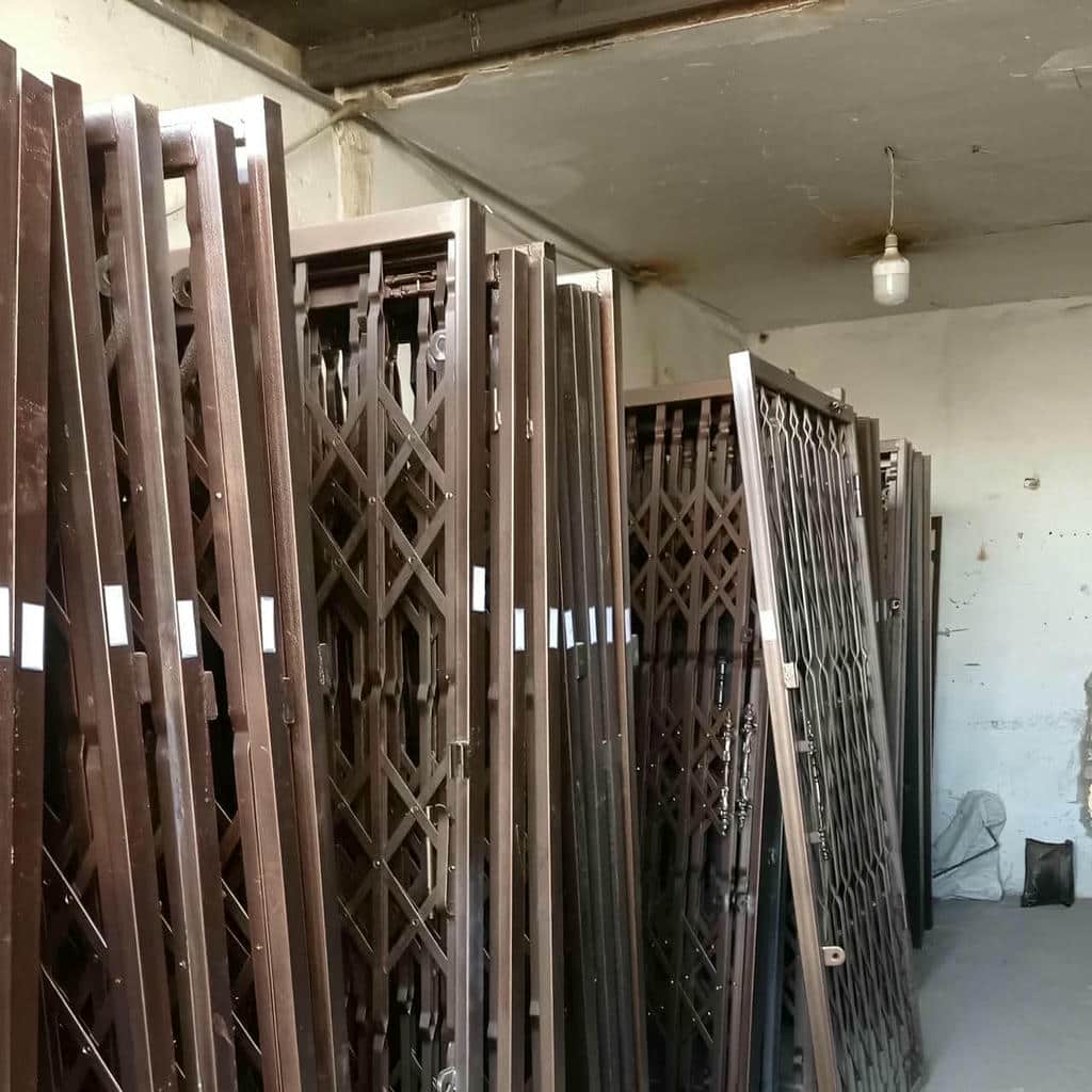نصب درب آکاردئونی ساختمانی