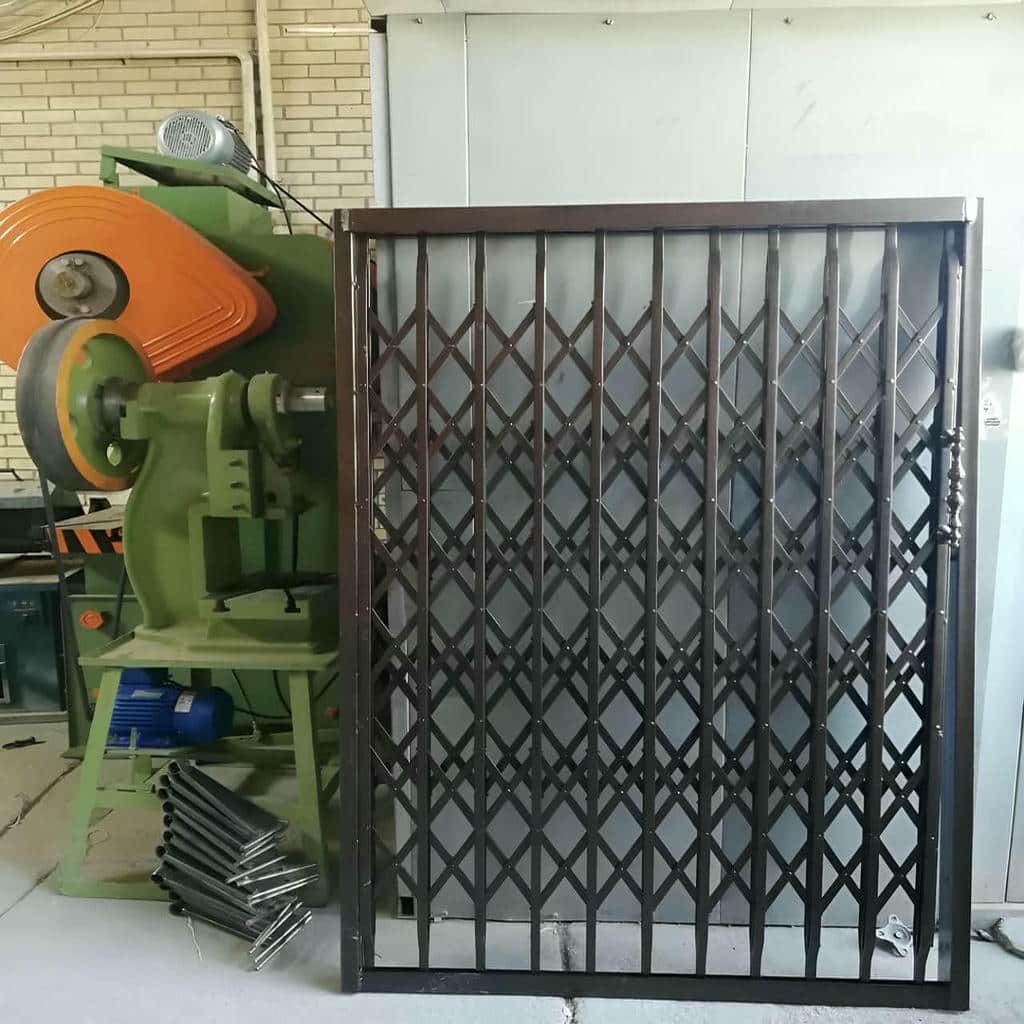 سفارش درب آکاردئونی طلایی سلطنتی بر اساس ابعاد دهانه