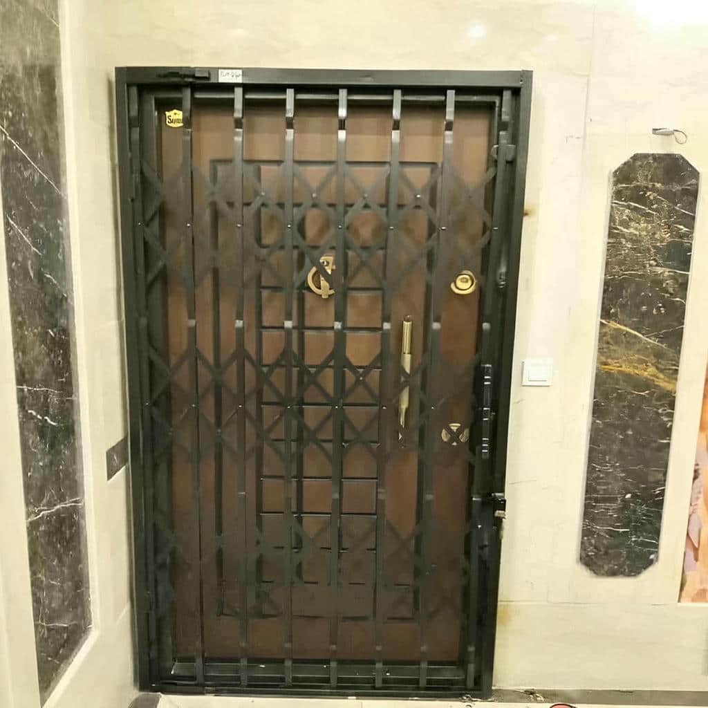 سفارش درب آکاردئونی ضد سرقت آپارتمان با قفل توکار