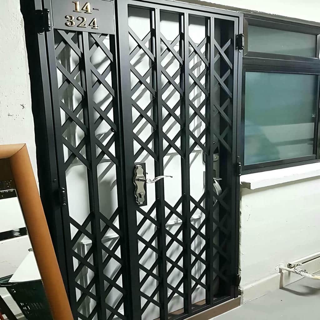 تولید درب آکاردئونی سلطنتی گل دار با قطعات تزئینی