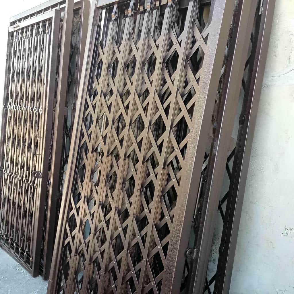 فروش درب ریلی آکاردئونی کم جا با قفل مناسب