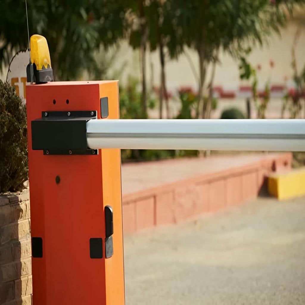 اجرای راهبند ستونی بولارد امنیتی با زهکشی اصولی