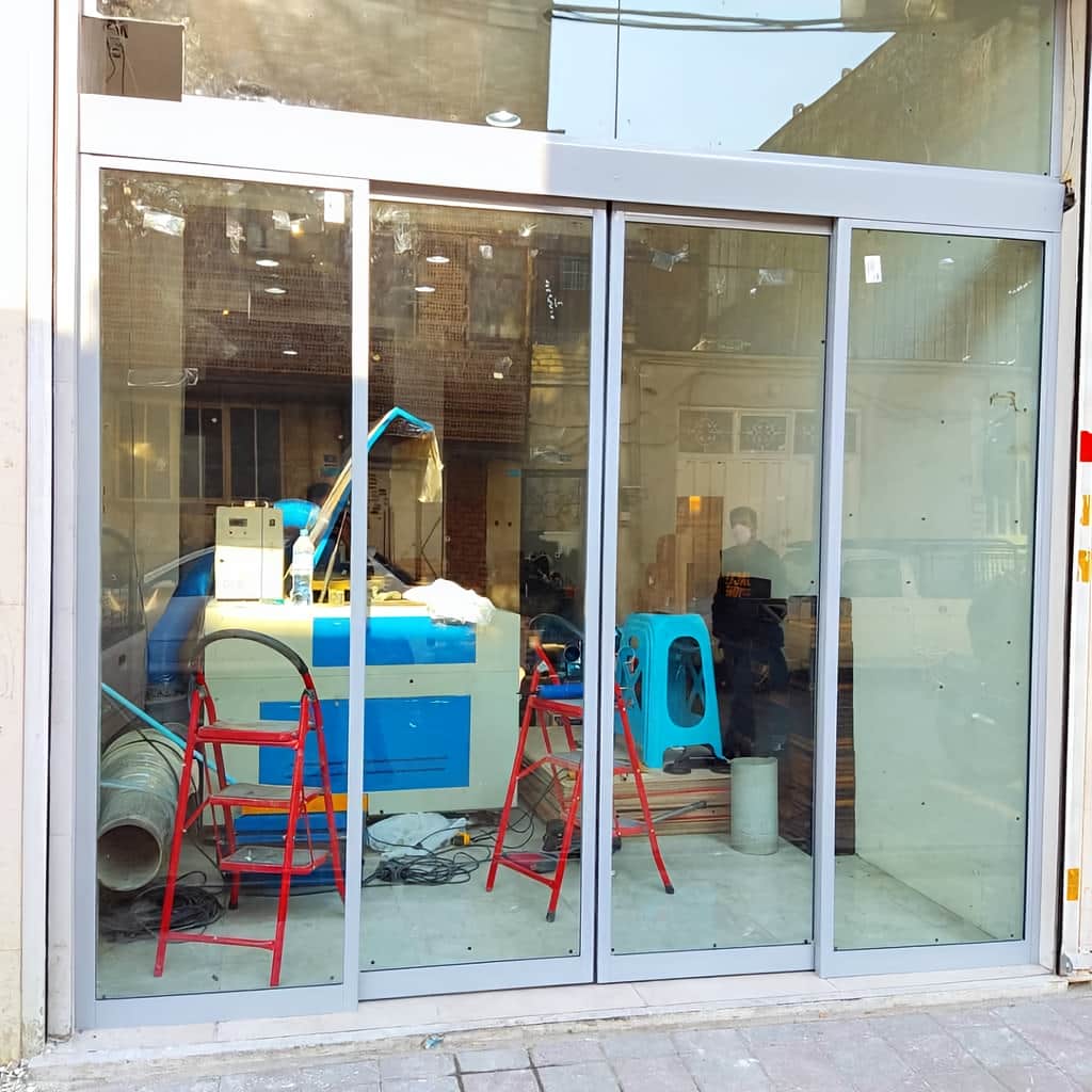خرید درب اتوماتیک شیشه ای کم صدا تک‌لنگه