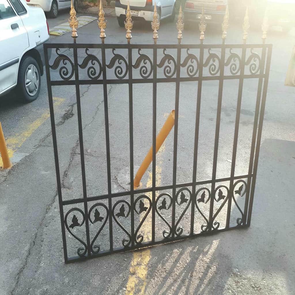 خرید حفاظ پنجره گل نرده برای نمای کلاسیک