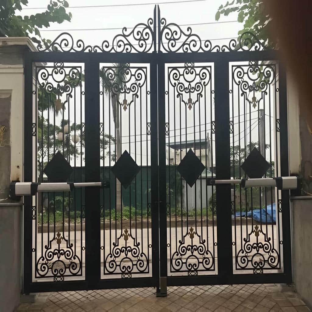 مدل مدرن درب برقی حیاط لولایی مدل مدرن درب برقی حیاط لولایی