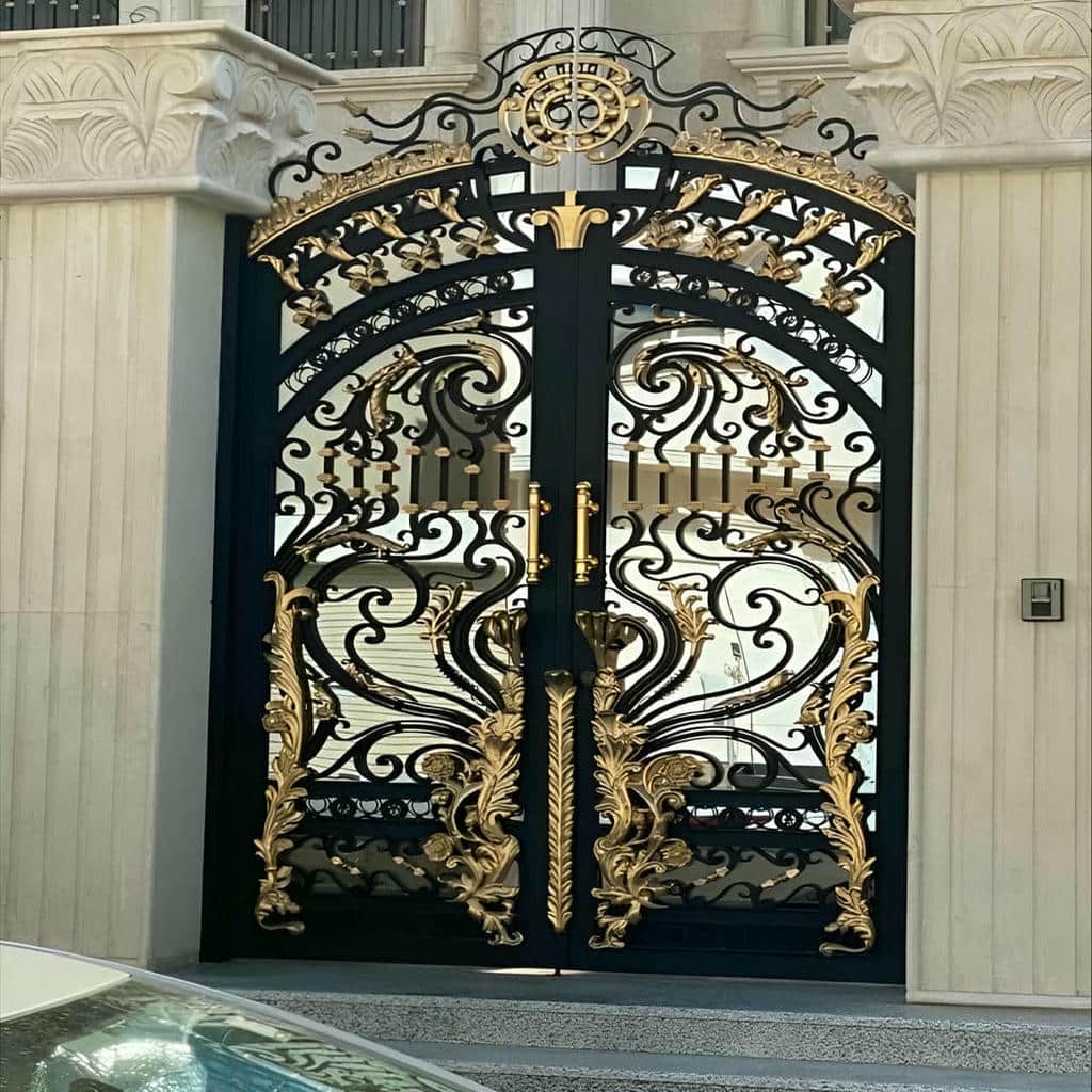 مشاوره انتخاب درب پارکینگ برش لیزری طرح هندسی