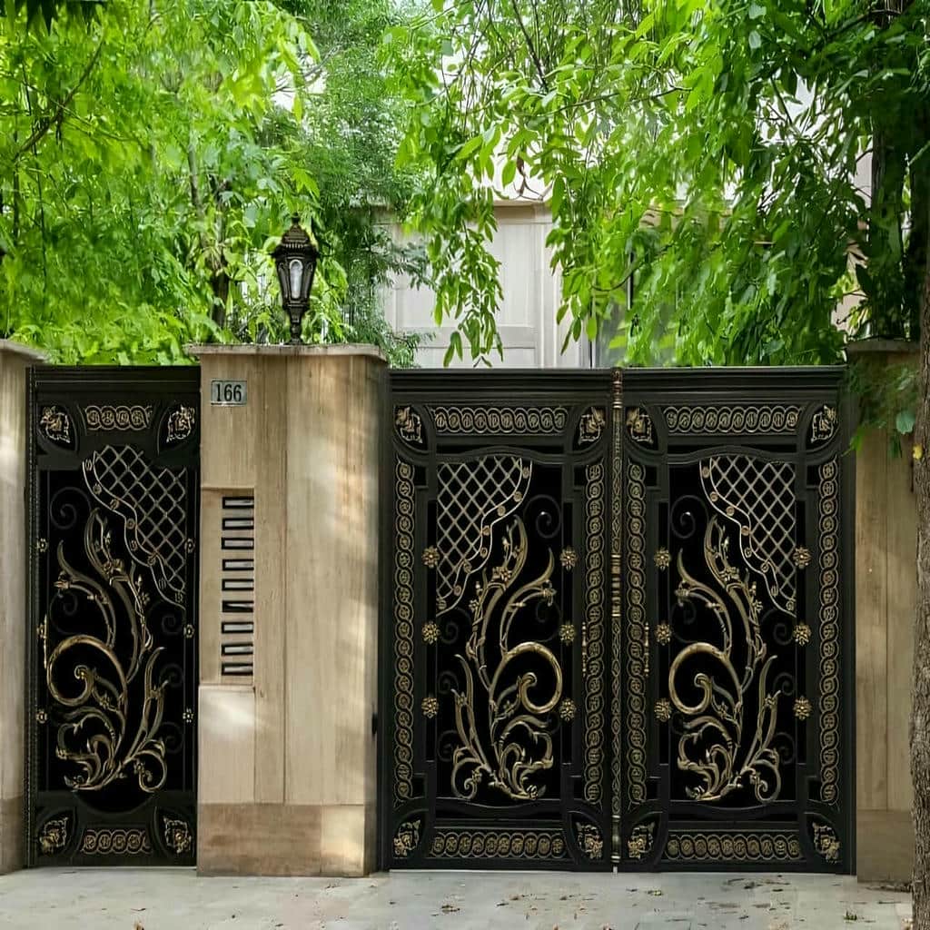 سفارش درب پارکینگ ویلایی دو لنگه متناسب با نما سفارش درب پارکینگ ویلایی دو لنگه متناسب با نما