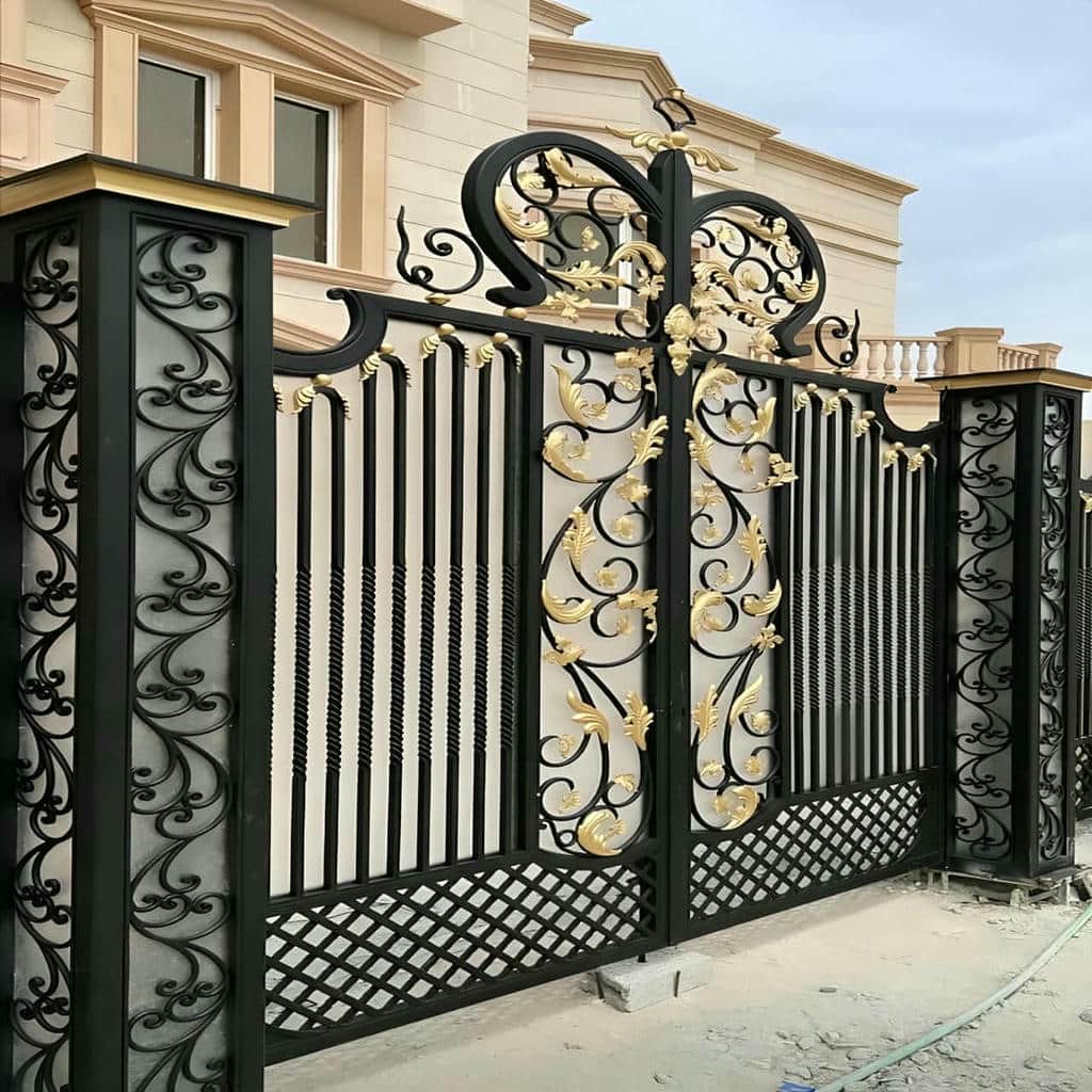 نصب درب ویلایی لولایی روی ستون تقویت شده