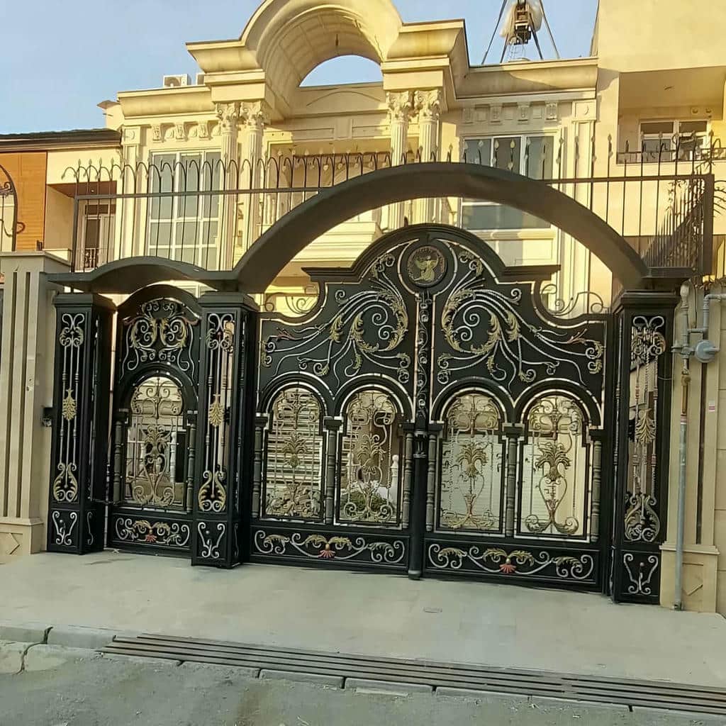 نصب درب پارکینگ لولایی ستون دار با اتصال مطمئن نصب درب پارکینگ لولایی ستون دار با اتصال مطمئن