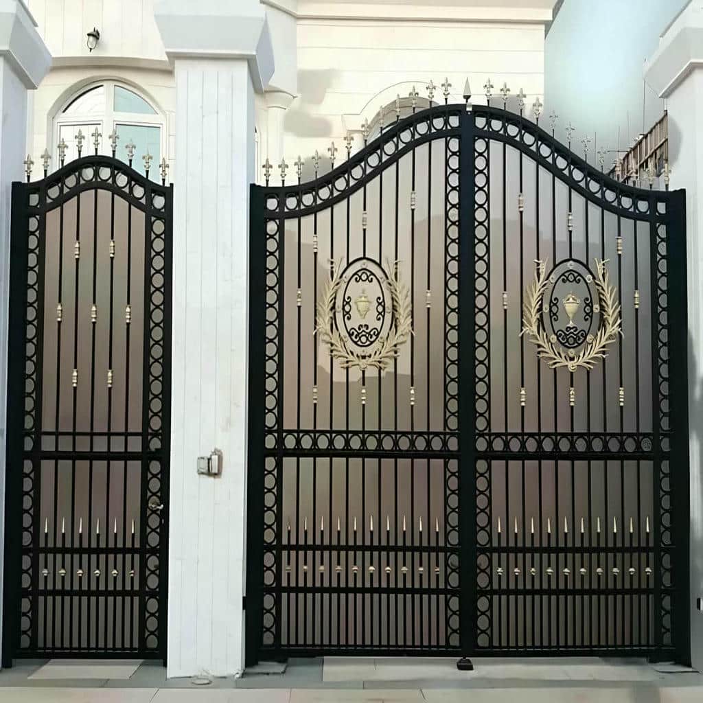 ساخت درب دو‌لنگه ساده با کلاف تقویت‌شده