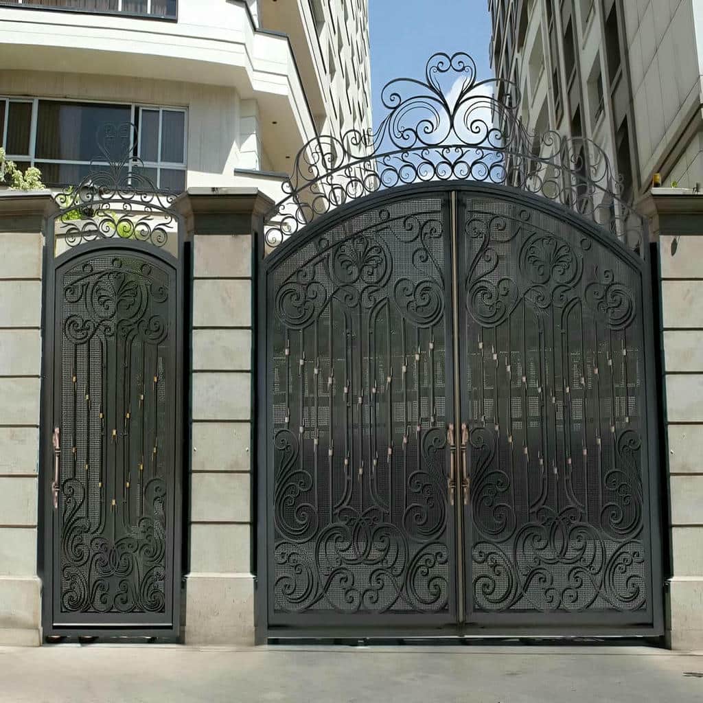7 مدل درب آهنی ساده قاب دار