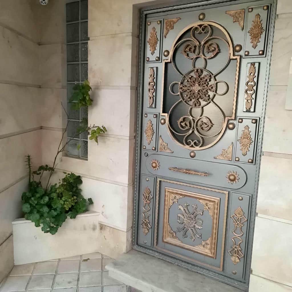 8 مدل درب ساختمان ساده شاسی فلزی