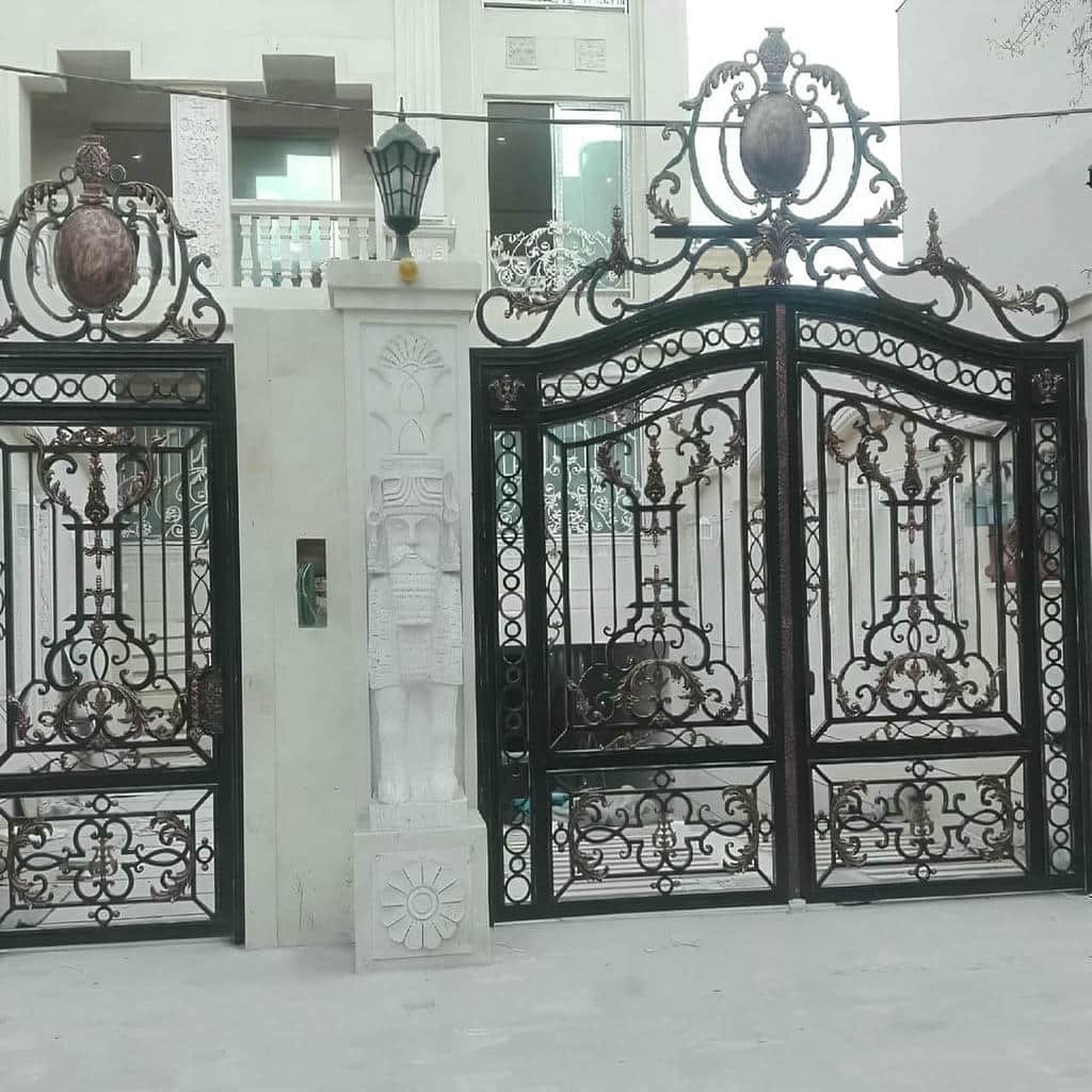 نصب درب پارکینگ ساده پروفیلی با تراز دقیق