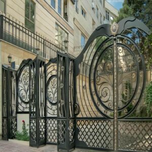 8 مدل درب پارکینگ عریض ماشین رو