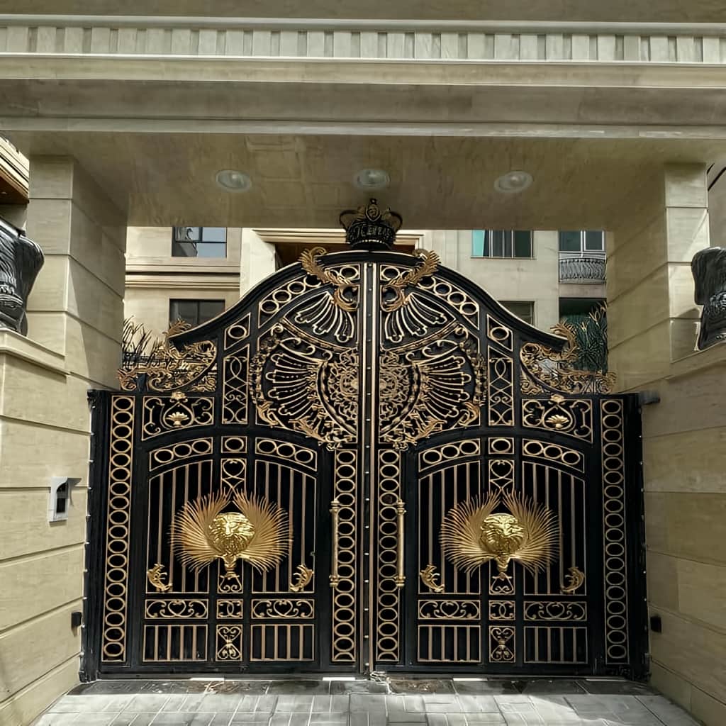 سفارش درب پارکینگ برش لیزری هماهنگ با نما