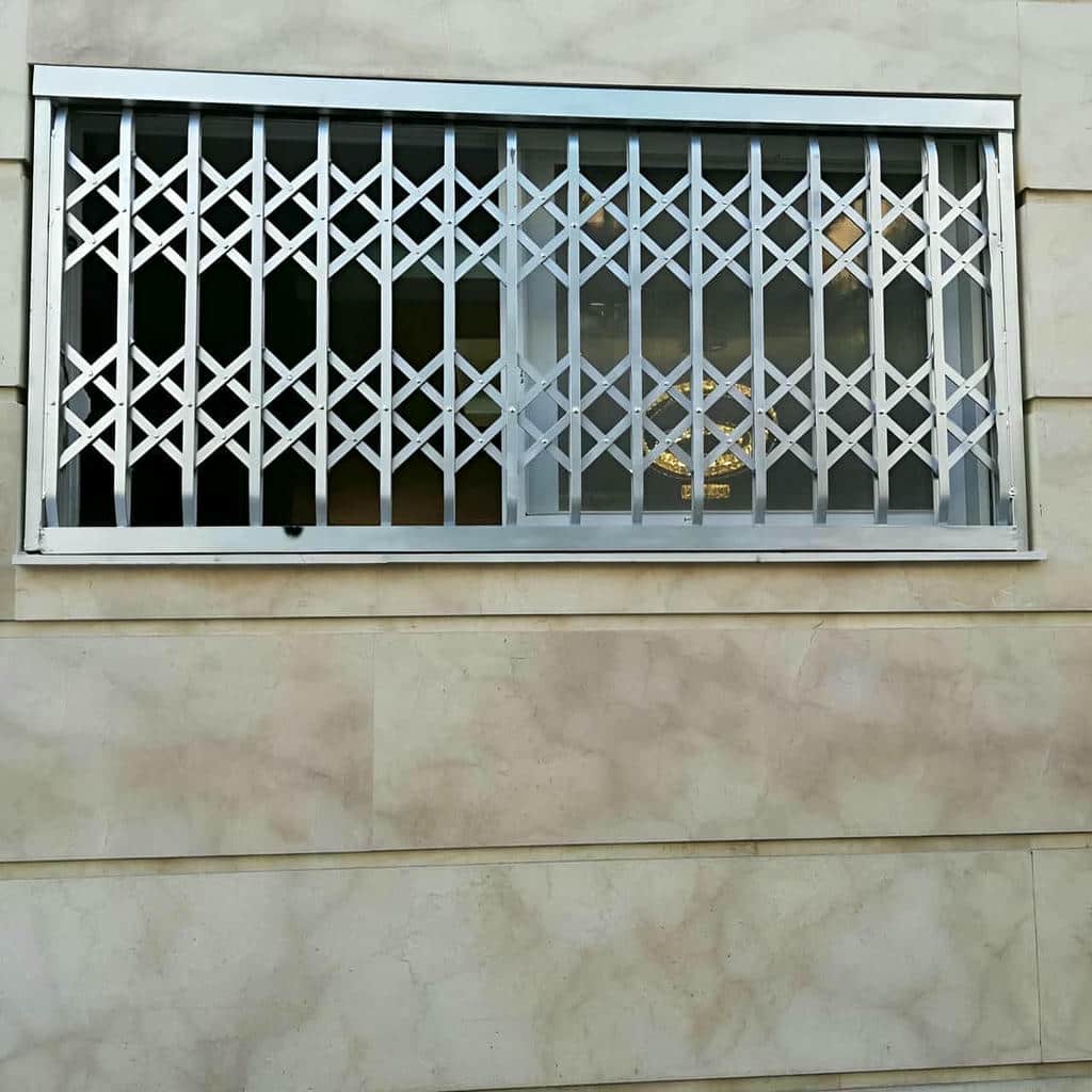 نصب حفاظ پنجره متحرک کشویی با ریل تراز
