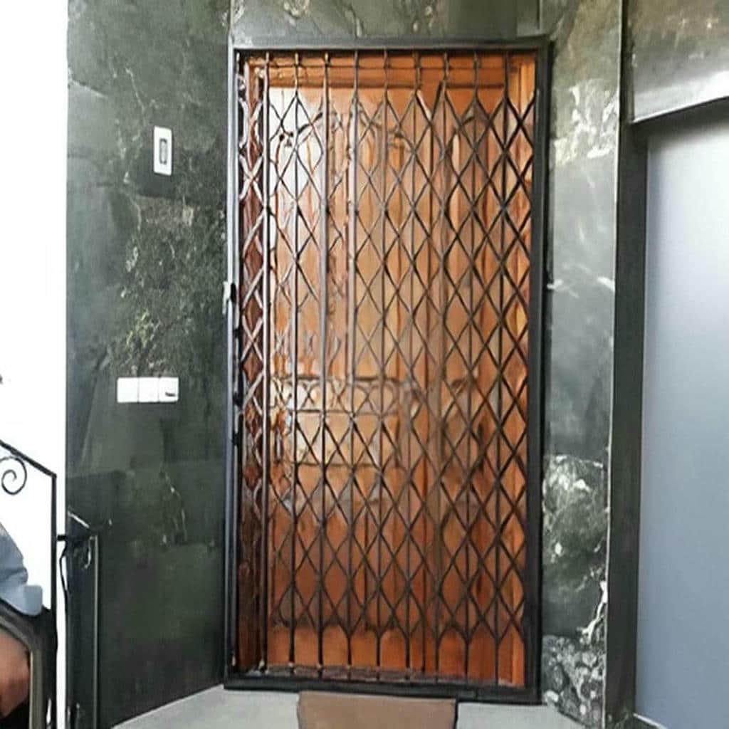 گارد درب آپارتمان سفارشی با قفل فلزی گارد درب آپارتمان سفارشی با قفل فلزی