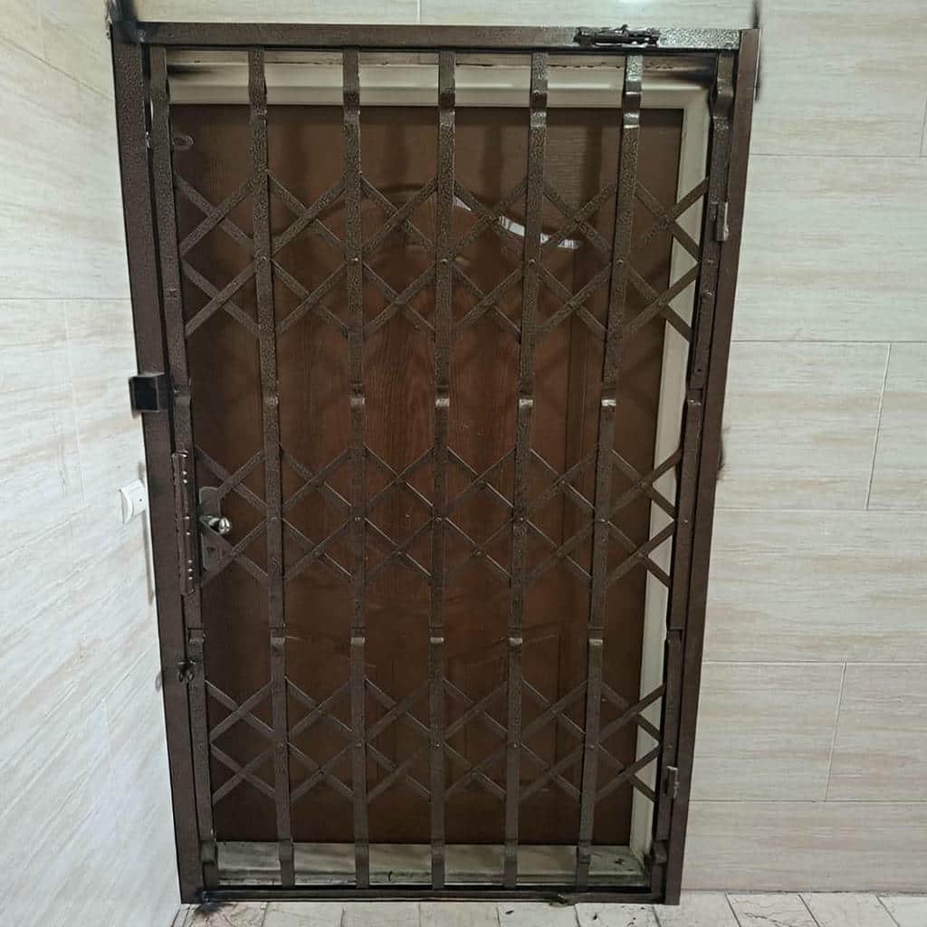حفاظ کشویی با قفل فلزی مناسب تردد