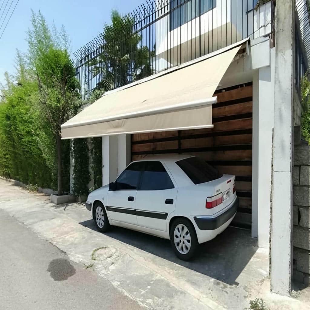 چادر برقی نصب شده روی فضای باز
