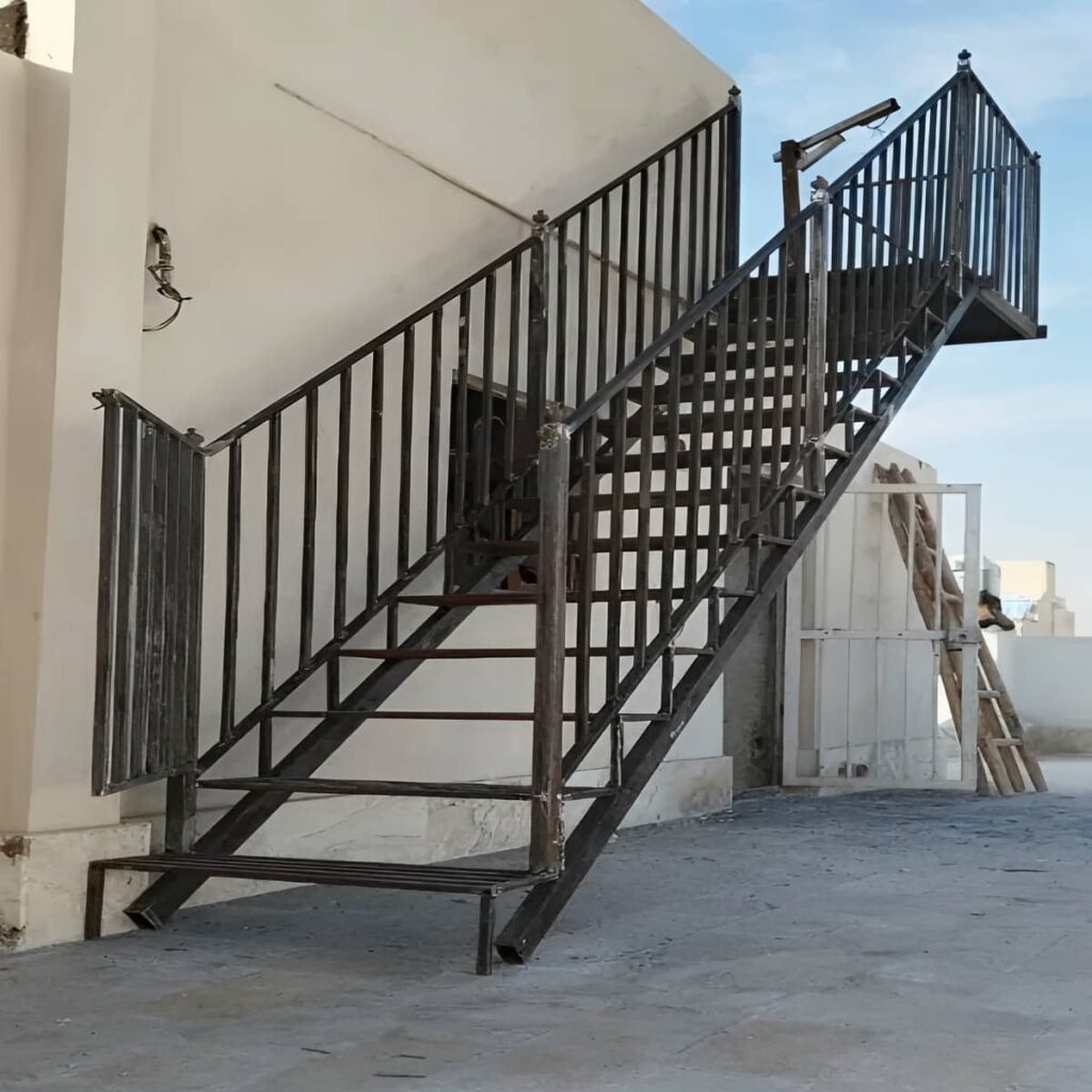 نرده فلزی بالکن با ساختار مقاوم