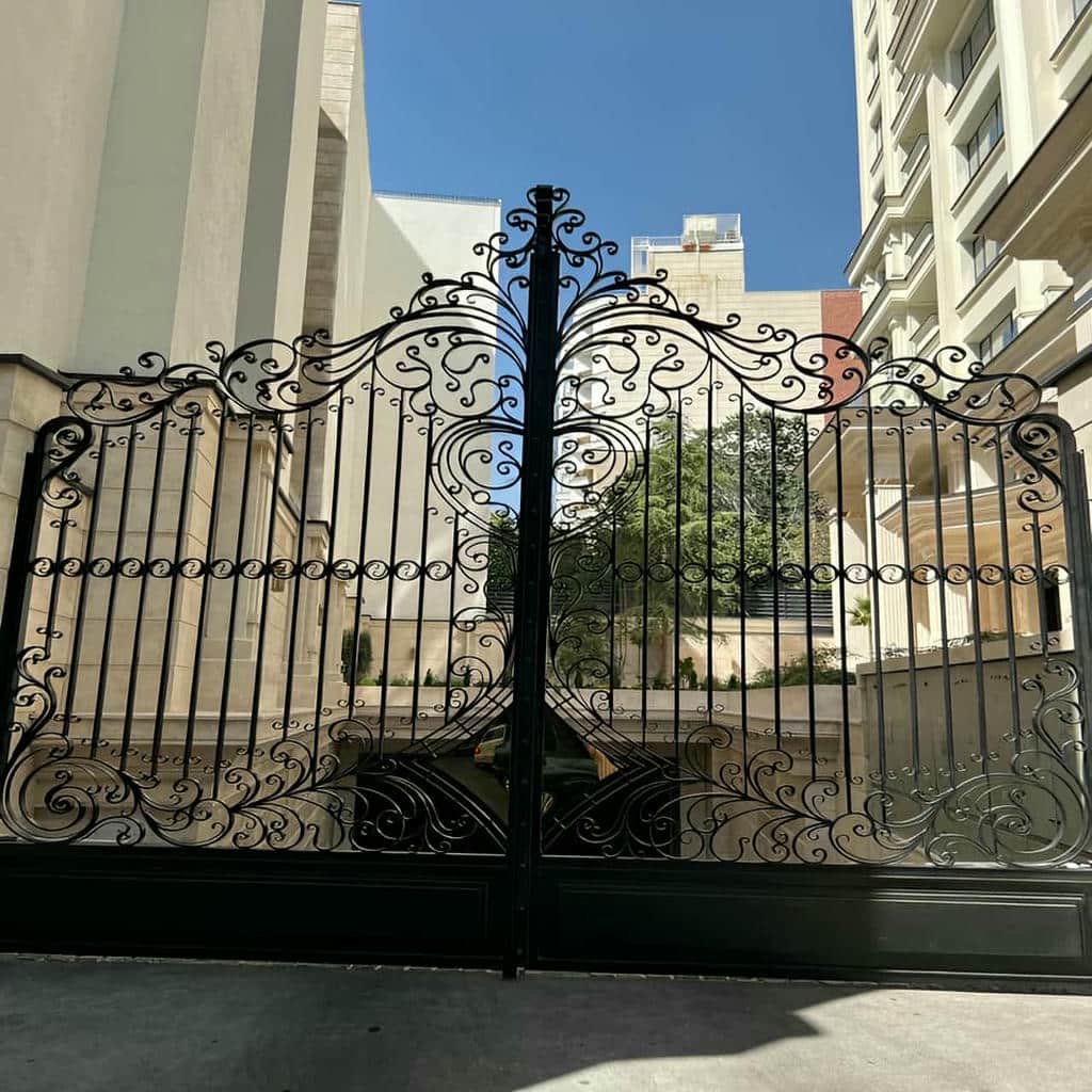 درب آهنی ورودی با پوشش رنگی مقاوم