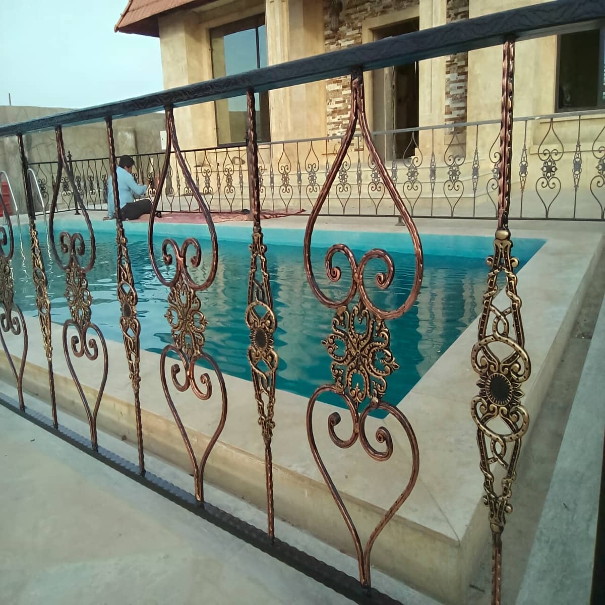 مرکز عرضه نرده فرفورژه بالکن مناسب مناطق مرطوب و بارانی