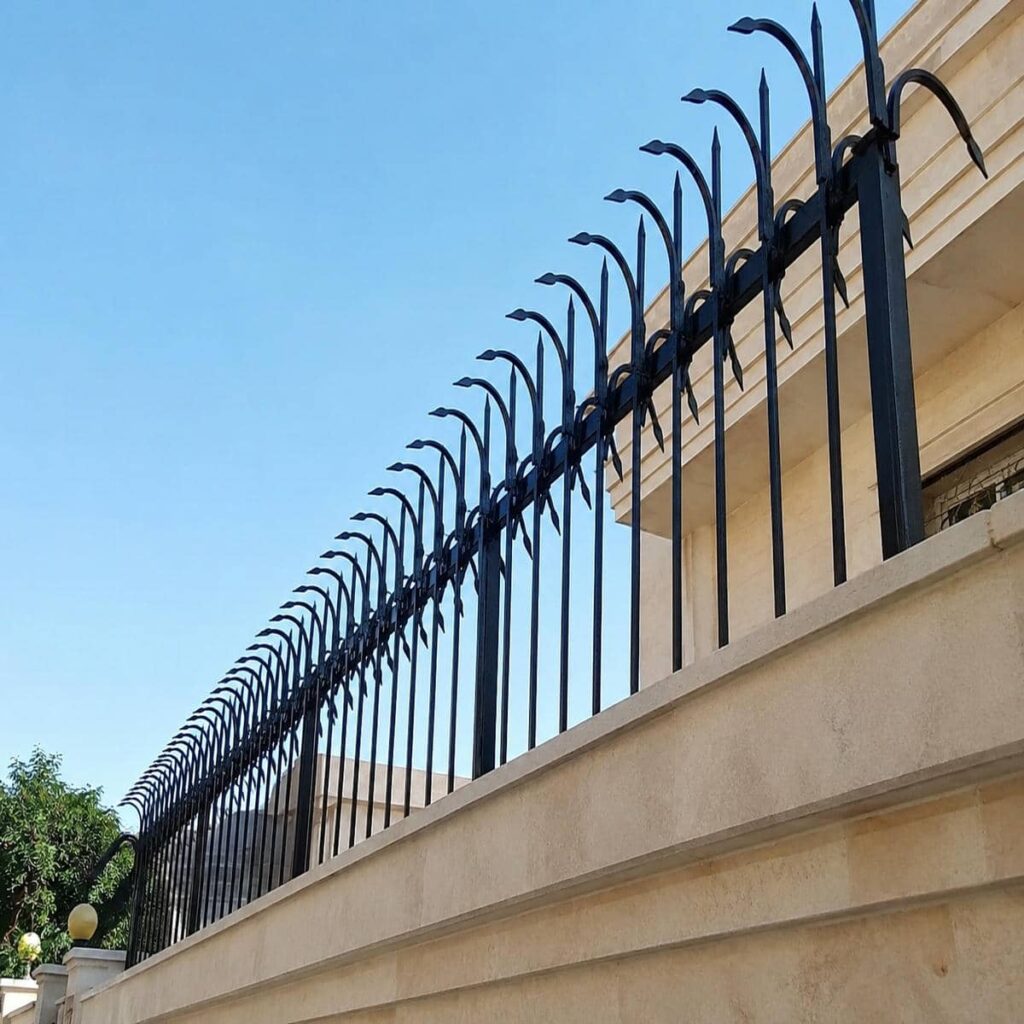 حفاظ روی دیوار با نصب تخصصی منظم